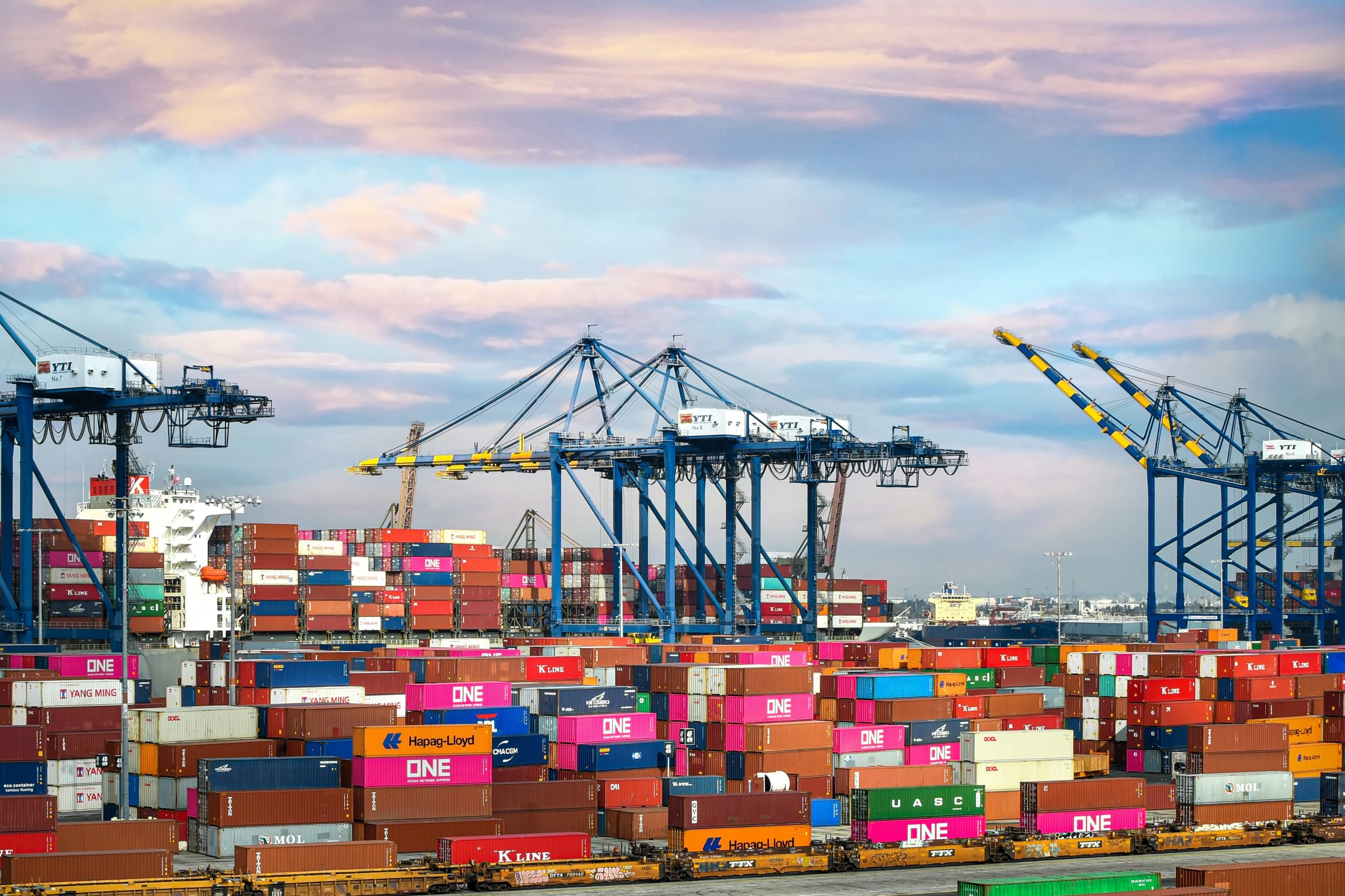 Potential labour disruption at Los Angeles and Long Beach ports